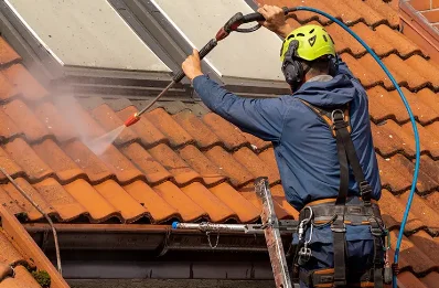 Démoussage et hydrofuge de toiture à Cropus